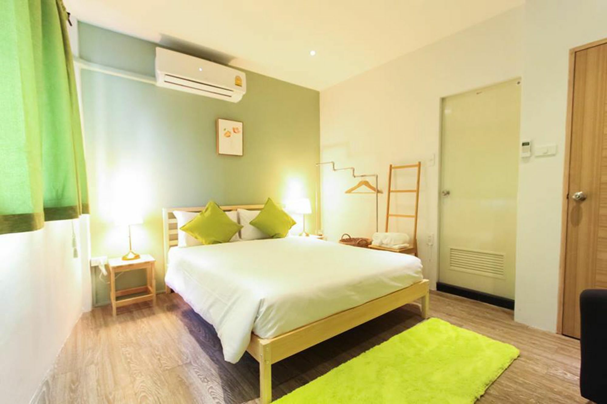방콕 Folk Poshtel Silom B&B 외부 사진