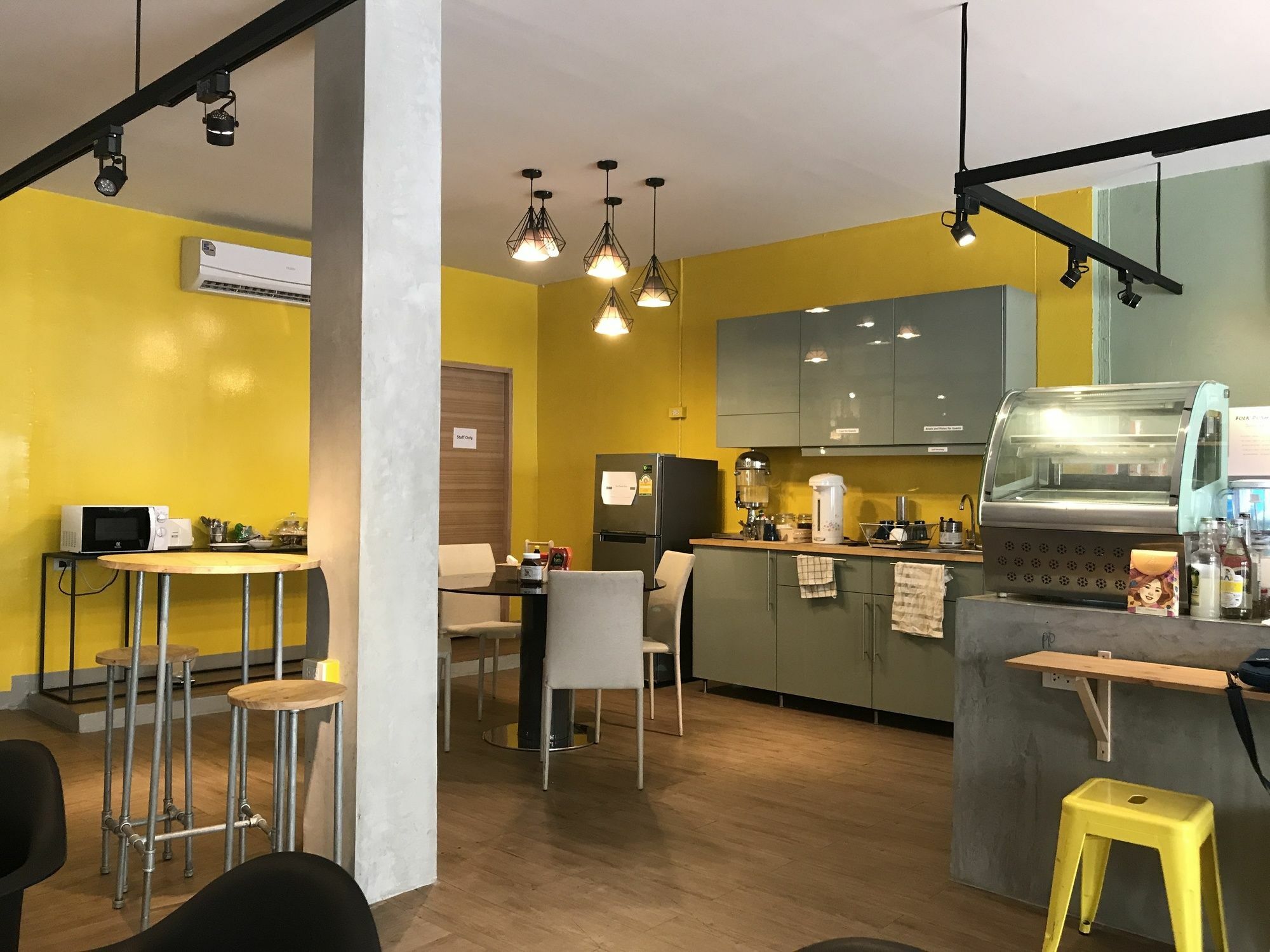 방콕 Folk Poshtel Silom B&B 외부 사진