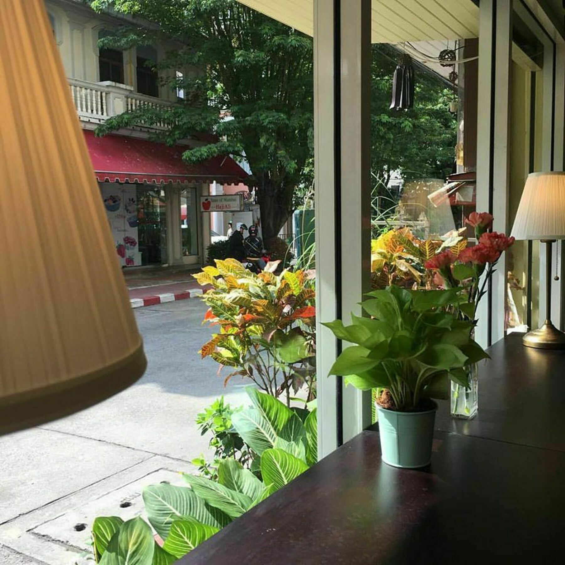 방콕 Folk Poshtel Silom B&B 외부 사진