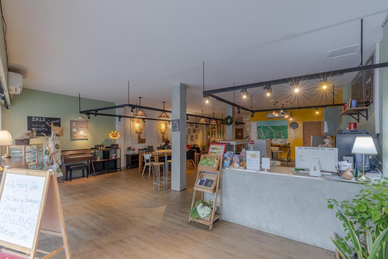 방콕 Folk Poshtel Silom B&B 외부 사진