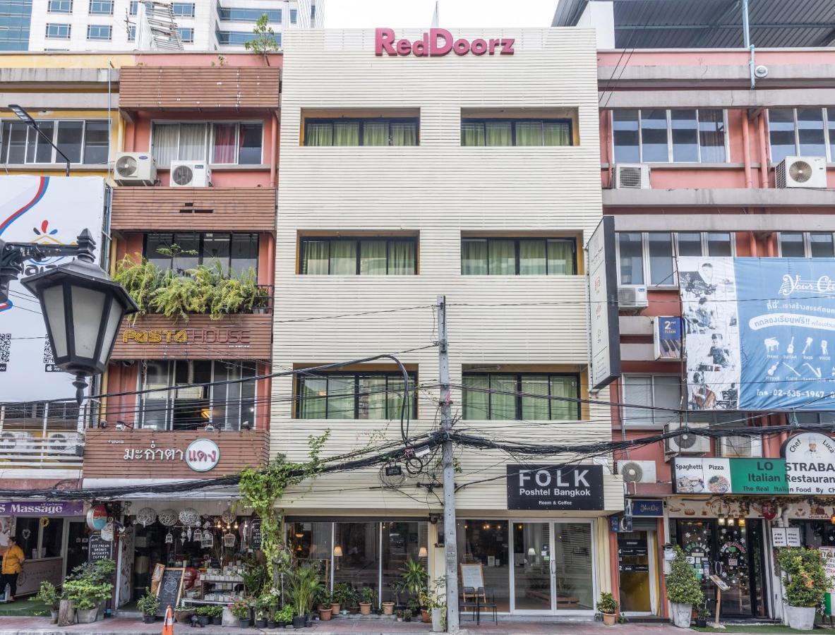 방콕 Folk Poshtel Silom B&B 외부 사진