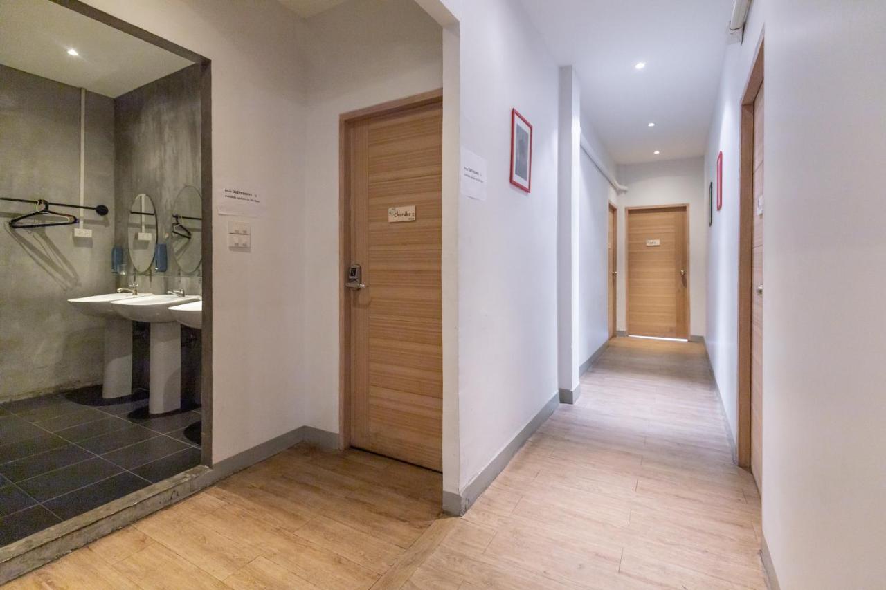 방콕 Folk Poshtel Silom B&B 외부 사진