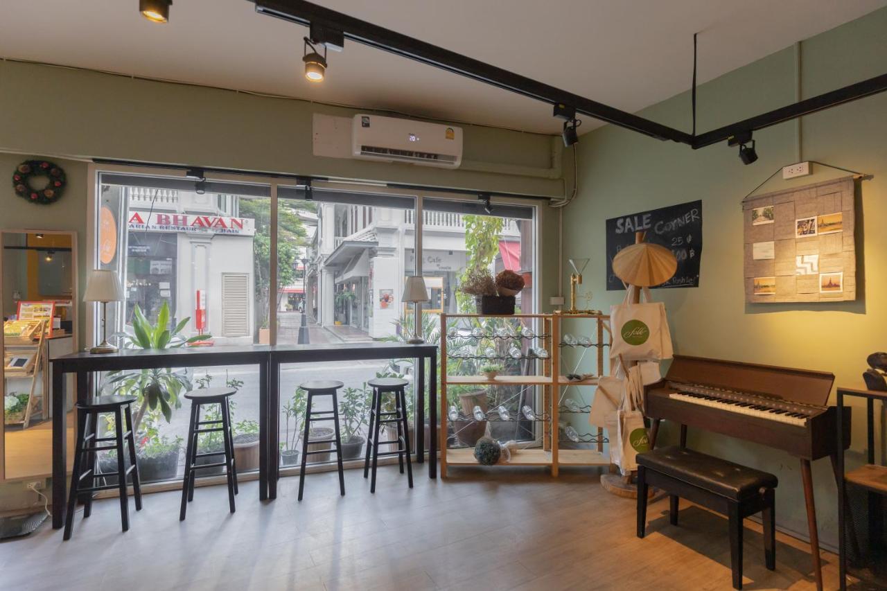 방콕 Folk Poshtel Silom B&B 외부 사진